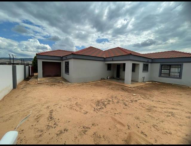 3 BEDROOM HOUSE FOR SALE IN CHROOM PARK